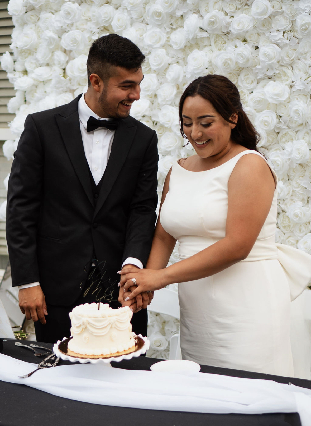 Wedding cake moment by Keely + Co.